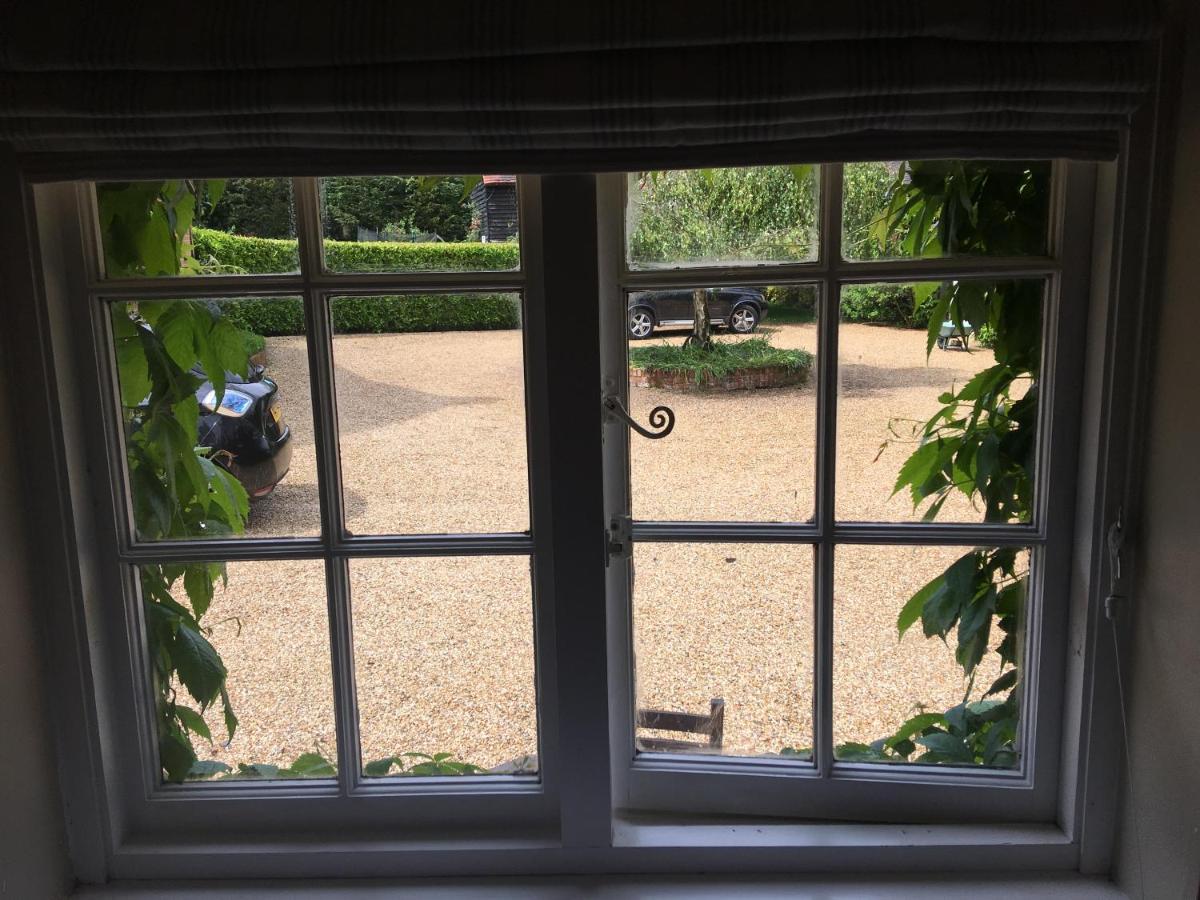 Charming One Bedroom * Basingstoke