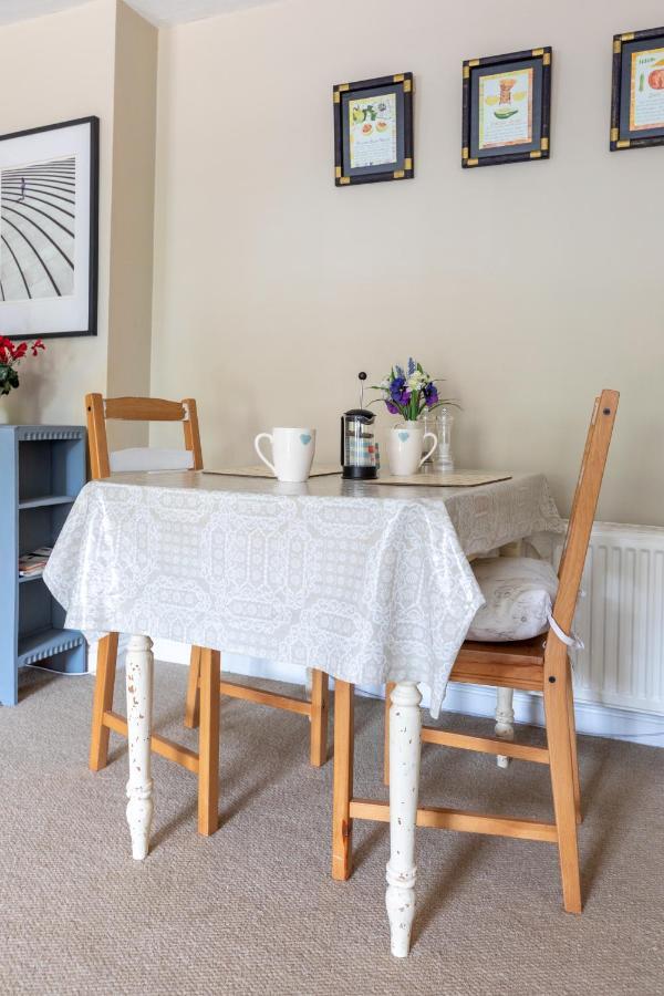 Charming One Bedroom Holiday home Basingstoke